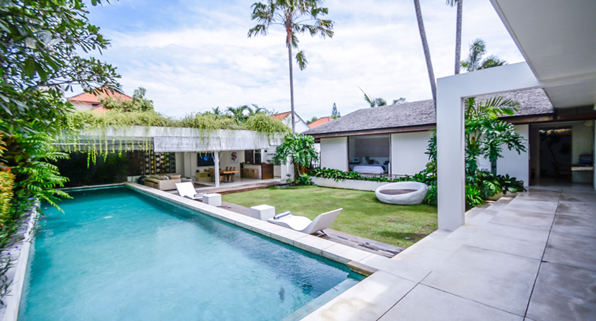AMAZING THREE BEDROOMS FREEHOLD VILLA FOR SALE IN BATU BELIG