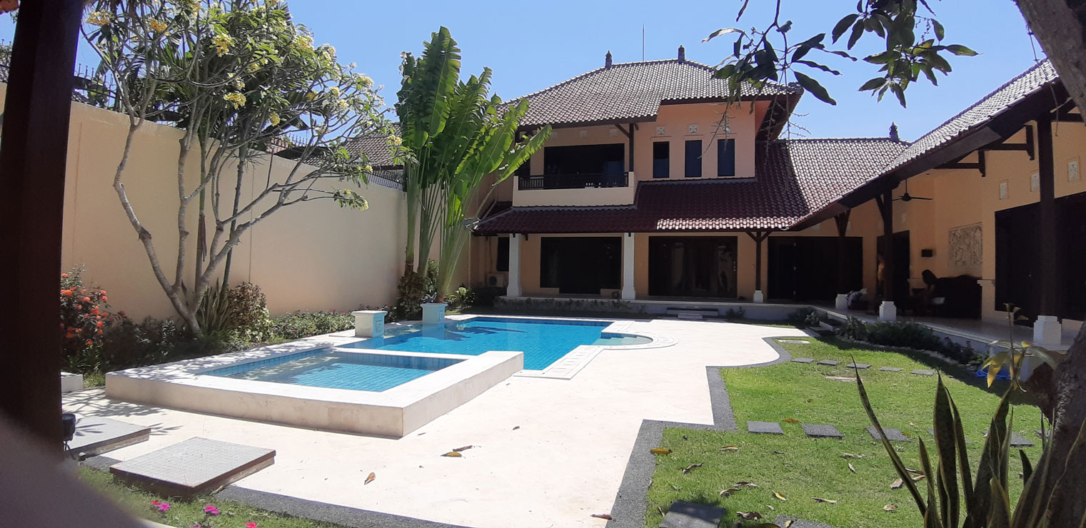 For Sale: 4 Bedroom Villa in Mumbul, Nusa Dua