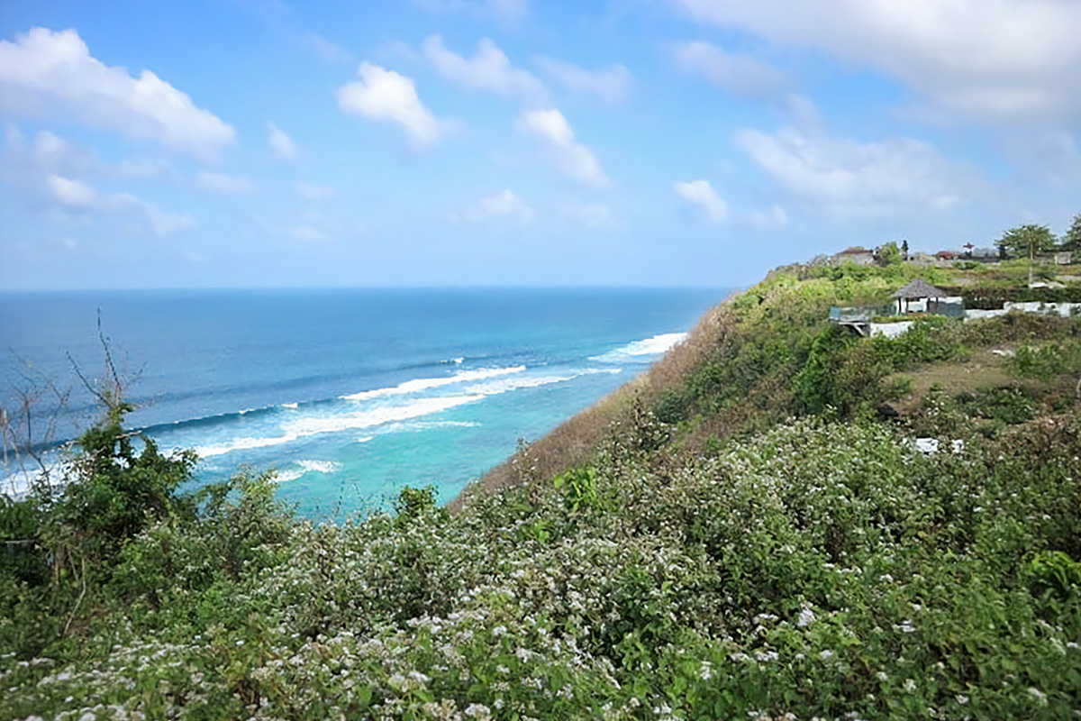 Sprawling Clifftop Land for Sale in Ungasan